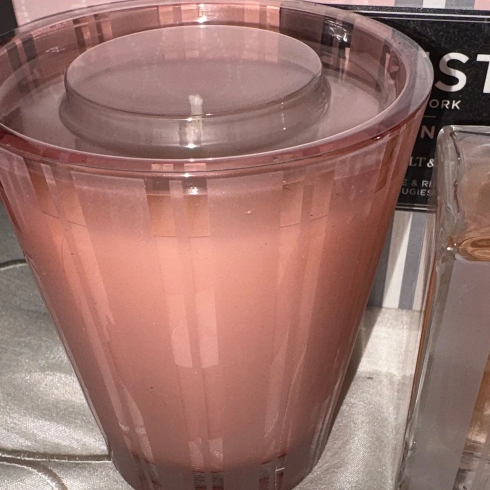 NEST Fragrances Himalayan Salt and Rosewater Candle & Diffuser Set - Picture 5 of 6